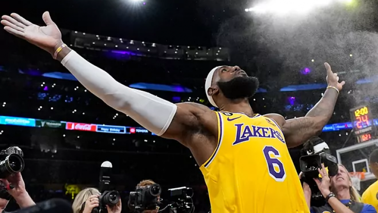  LeBron James thyen rekordin, bënë historinë, thotë se debati i më të mirit në histori të NBA-së ka përfunduar