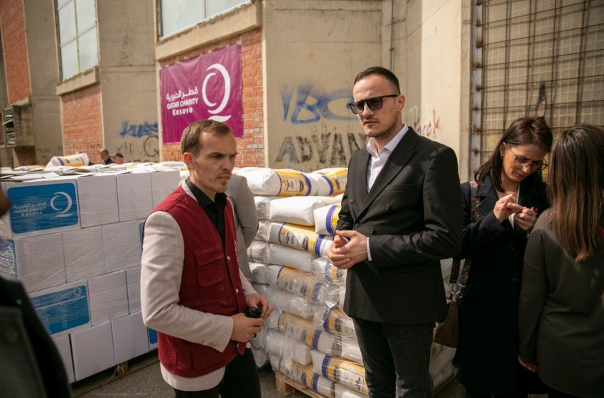 Komuna e Gjilanit në bashkëpunim me Qatar Charity shpërndajnë 400 pako ushqimore për familjet në nevojë