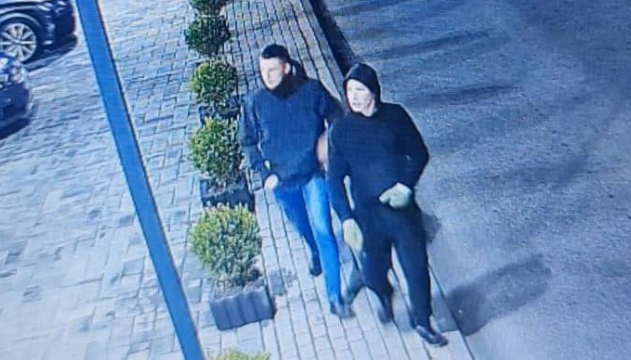  Policia kërkon ndihmën e qytetarëve për identifikimin e dy personave, ja për çka dyshohen