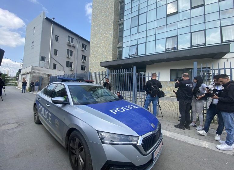  Sveçla dhe Krasniqi marrin pjesë në ceremoninë e betimit të kryetarit të Mitrovicës së veriut