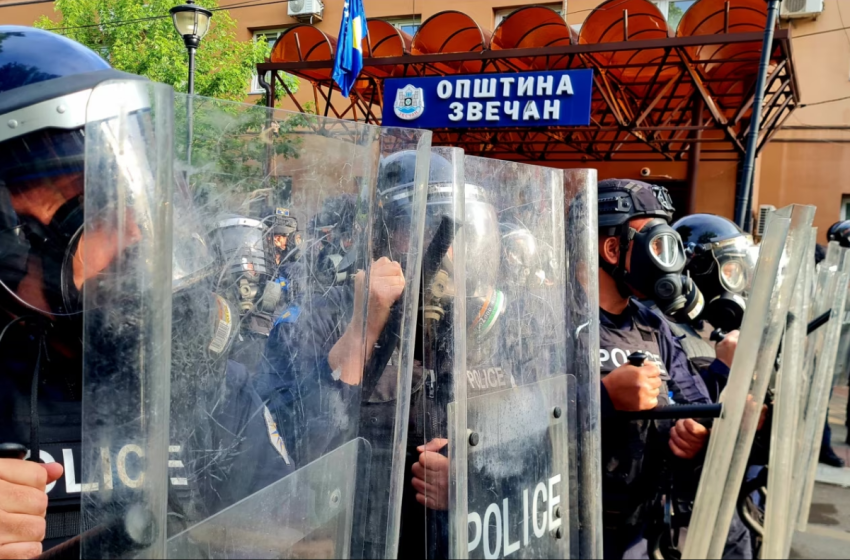  Protestuesit nuk i përfillin kërkesat e Rakiqit