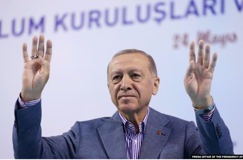  Erdogan betohet si president edhe për një mandat pesëvjeçar