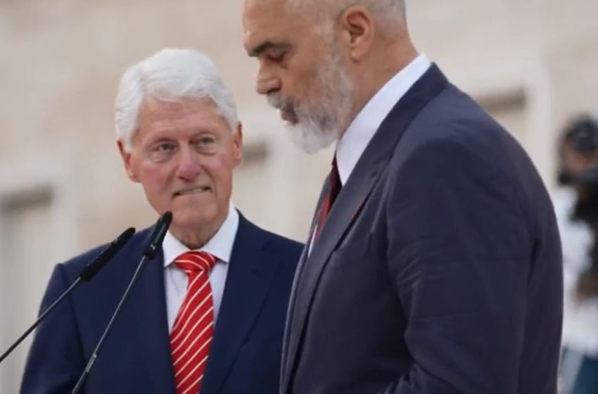  Clinton publikon video nga vizita në Shqipëri, përmend edhe Kosovën