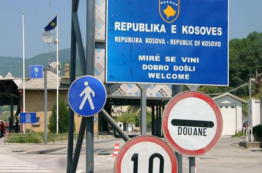  Vazhdojnë kolonat e gjata te Dheu i Bardhë, mbi një orë pritje për të hyrë në Kosovë