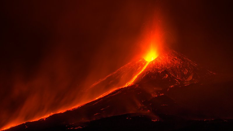  Shpërthen vullkani Etna