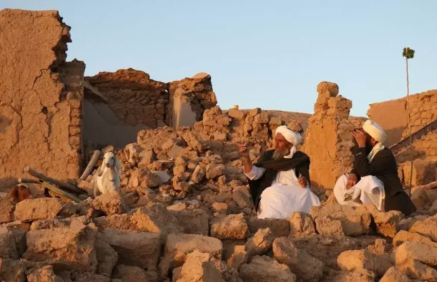  Tërmeti në Afganistan shkatërron 12 fshatra, raportohet për qindra të vdekur dhe mijëra të plagosur