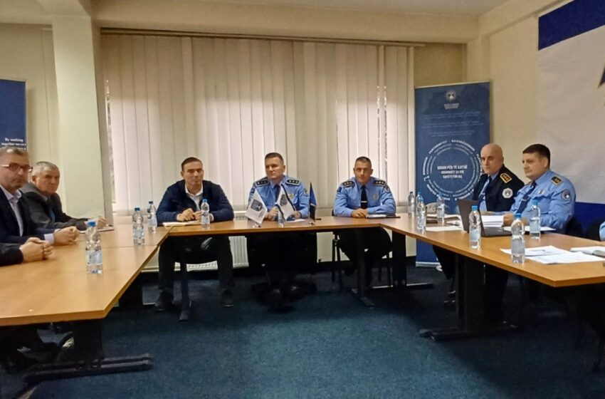  Takim i Drejtorit të Drejtorisë rajonale të Policisë në Gjilan dhe DKA Kamenicë, realizimi i pilot projektit ‘’Iniciativa për shkolla të sigurta’’