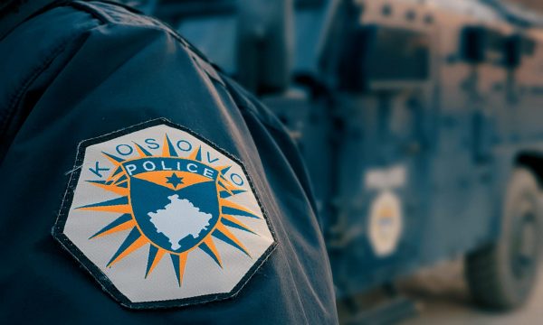  Kurti: Janë liruar katër nga pesë policët e ndaluar në Serbi