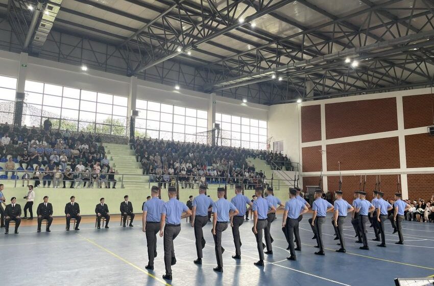  Diplomojnë 16 oficerë të FSK-së – U kërkohet punë, disiplinë dhe shpirt luftarak