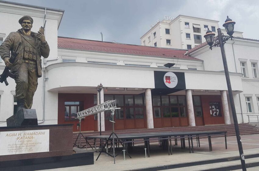  Rrufeja dëmton rëndë pajisjet e ndriçimit në Teatrin e Qytetit në Gjilan, anulohen reprizat e shfaqjes “Togeri nga Inishmori!”
