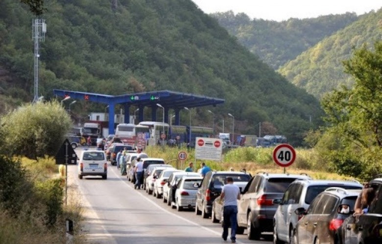  Kjo është gjendja në pikat kufitare, te Dheu i Bardhë pritjet deri në një orë