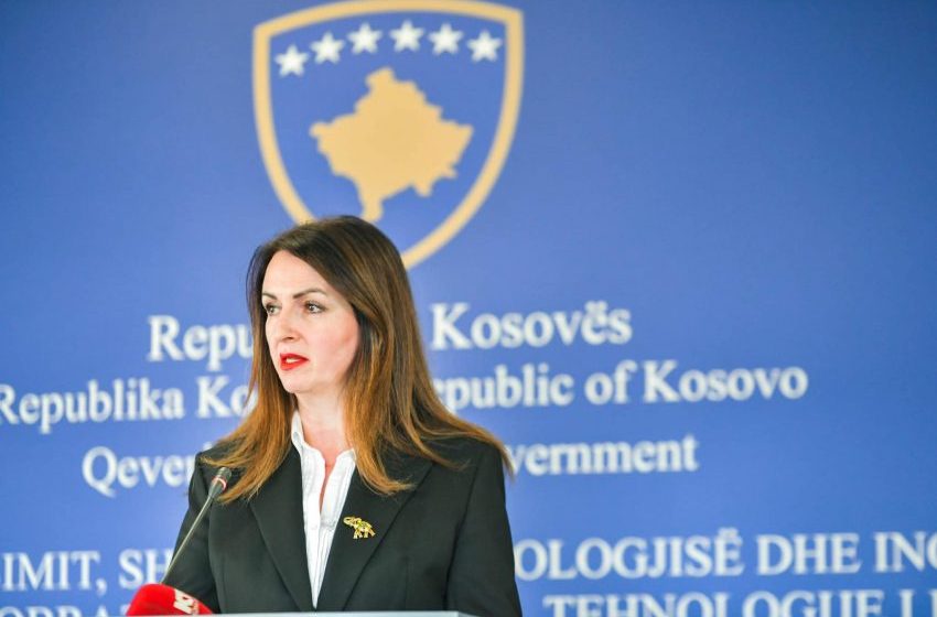  Ministrja e Arsimit sot mban konferencë për media