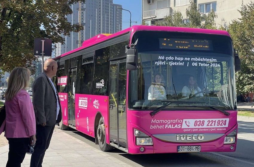  Fushatë vetëdijësuese për kancerin e gjirit – Fillon qarkullimi i autobusit me logon “Race for the Cure Prishtina 2024”