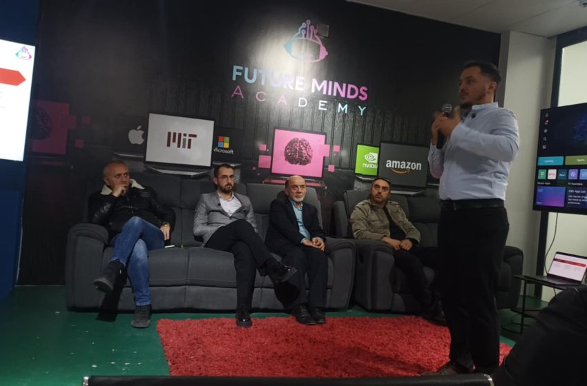  “Future Minds Academy” ofron bursa njëvjeçare për nxënësit e dalluar të Gjilanit në fushën e teknologjisë