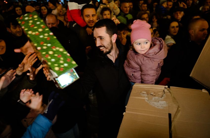  Ndizen dritat në Sheshin “Metush Krasniqi” në Kamenicë