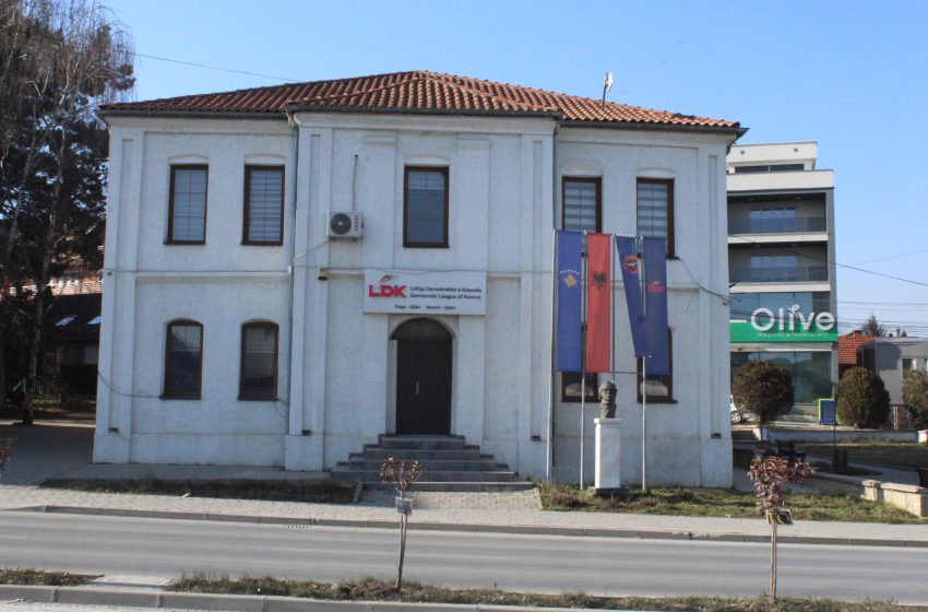 LDK Gjilan: Komunikatë: “Kurti fyen historikun e edukimit dhe arsimimit në Gjilan”
