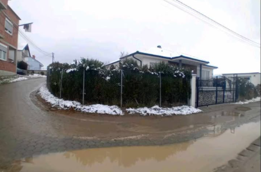  20 shtëpi në Lagjen e Re në Gjilan mes baltës, kërkojnë asfaltim të rrugës