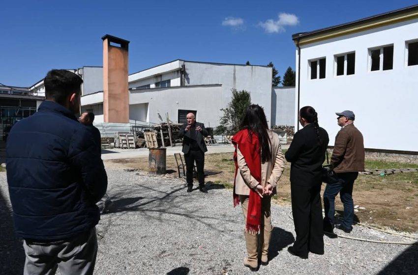  Kryetari Haliti vizitoi punimet te inkubatori i biznesit