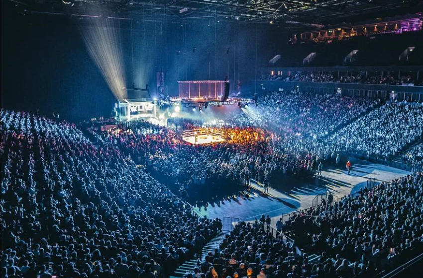 Boksieri shqiptar Jurgen Uldedaj fiton në Co-Op Manchester Arena ndaj boksierit kampion nga Kili, Mellado