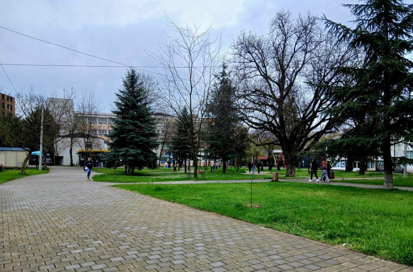 Mot pranveror, temperaturat deri në 21 gradë.