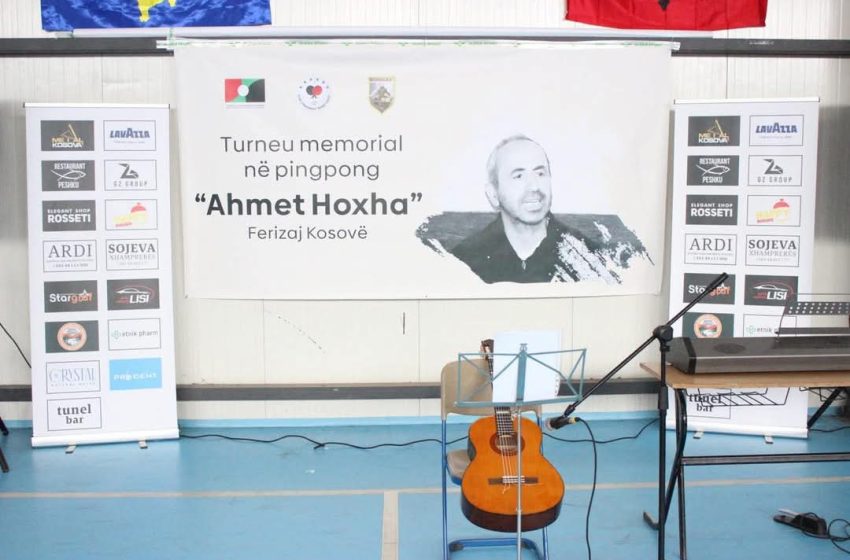  Lutfi Haziri: “Sot, në këtë ditë të veçantë, gjunjëzohemi para emrit dhe veprës së Heroit Ahmet Hoxha”
