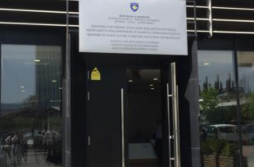 Policia e Kosovës jep detaje rreth bastisjeve në Ministri të Bujqësisë