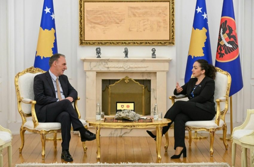 E përjashtoi nga takimi me liderët, Osmani e priti sot Limajn me kërkesë të tij