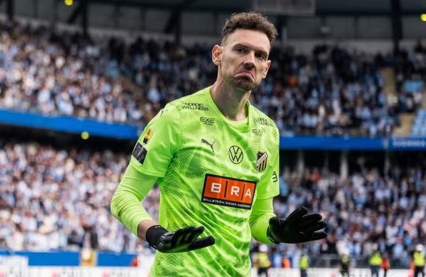 Etrit Berisha, superhero në Suedi! Dy penallti të pritura, një gol i shënuar dhe një trofe i ngritur lart