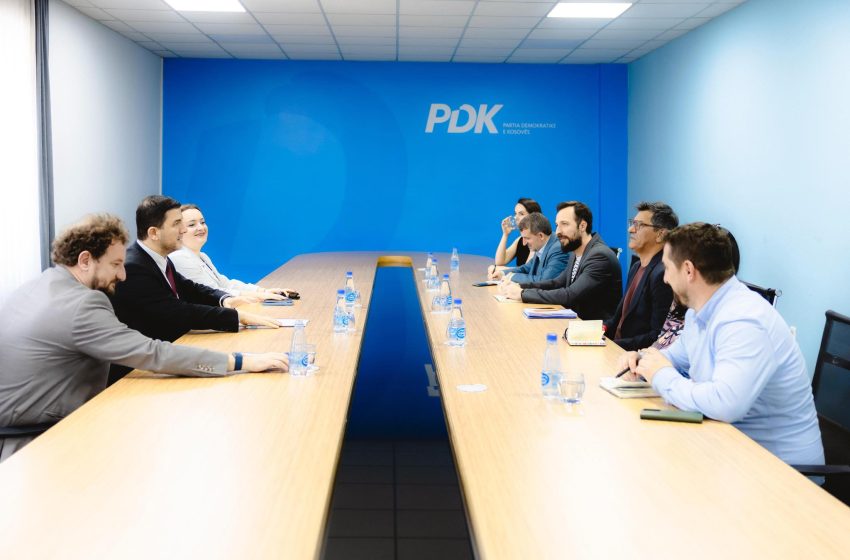 PDK në takim me përfaqësues të shoqërisë civile: Kosova ka nevojë për institucione funksionale, jo për bllokada politike