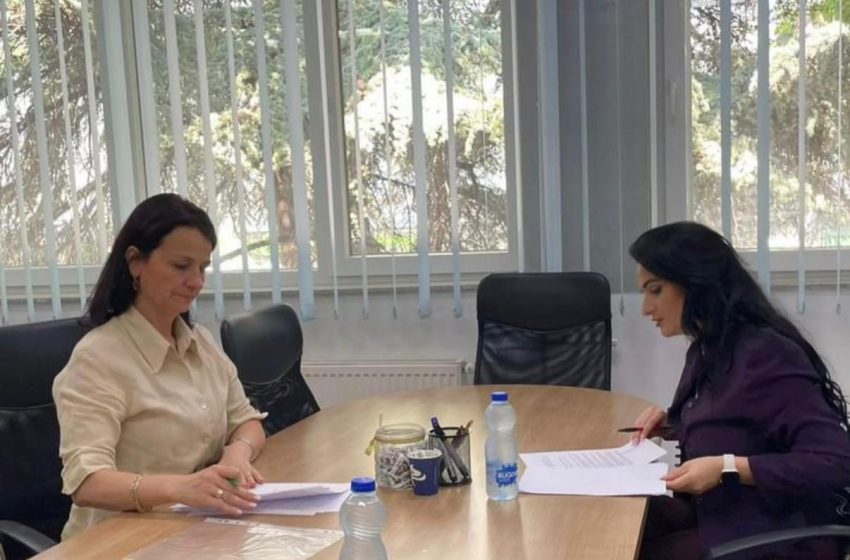 Kamenicë: Drejtoresha Leka nënshkruan marrëveshjen e re të bashkëpunimit me APRK-në