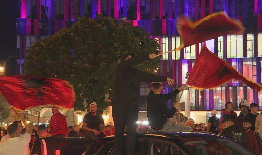 Mbi 200 mijë aplikime për bileta për ndeshjen Shqipëri – Serbi, fituesit zgjidhen deri të hënën 2 qershor