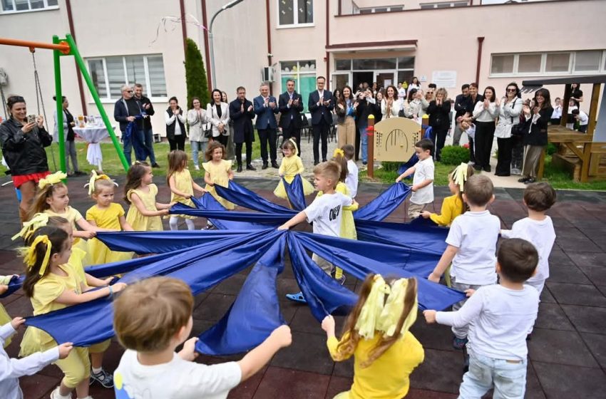 Përurohet këndi i ri gjithëpërfshirës i lojërave në çerdhen publike “Dardania”