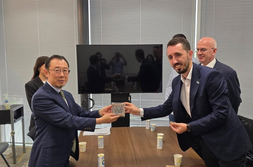 Kreu i Kamenicës, Kadri Rahimaj, në vizitë Japonisë – takon Drejtorin e Përgjithshëm për Lindjen e Mesme dhe Evropën nga agjencia JICA, Kei Toyama