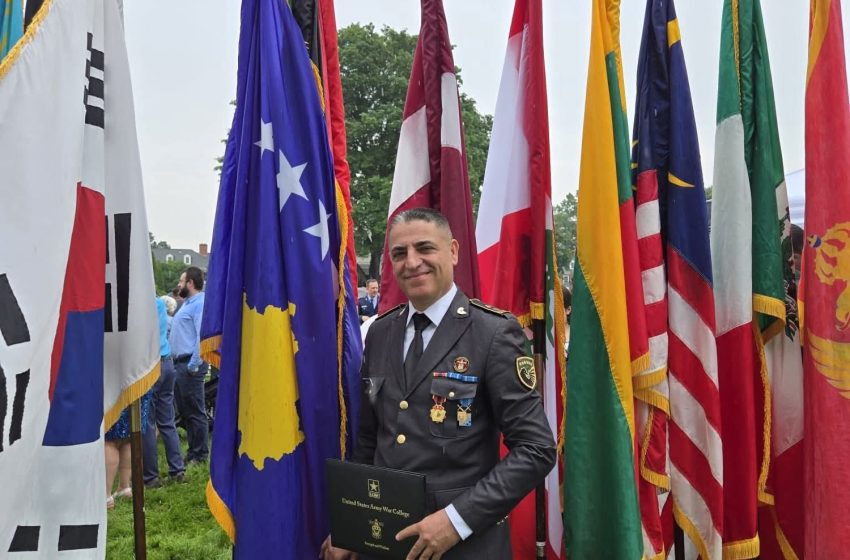 Oficeri i FSK-së diplomon në Kolegjin e Luftës të Ushtrisë së SHBA-së