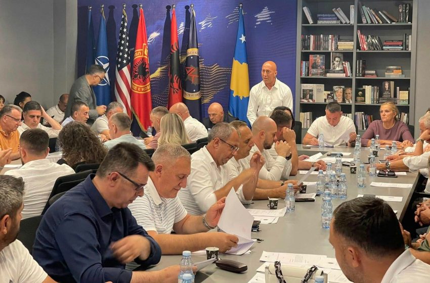 Nazim Gagica në Gjilan, Faton Jakupi në Dardanë – AAK-ja prezanton kandidatët për 11 komuna