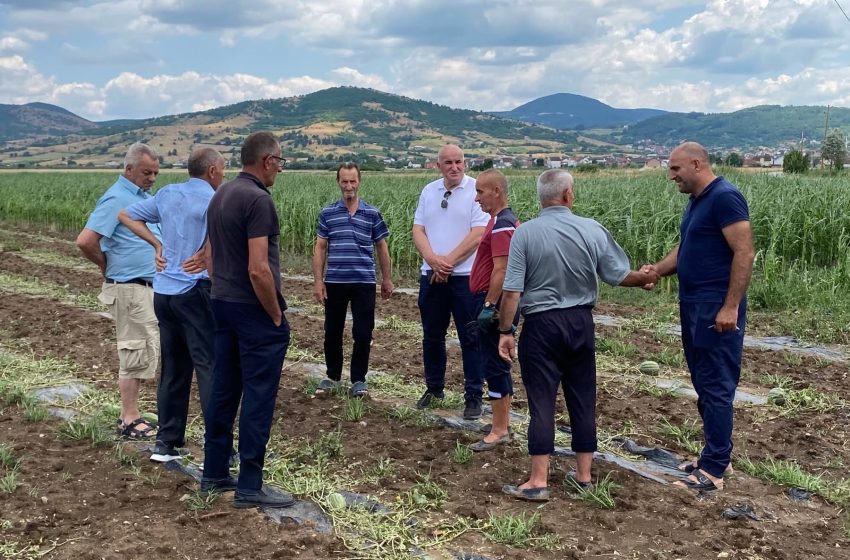 Kryetari Haliti në vizitë te banorët e prekur nga breshëri dhe furtuna