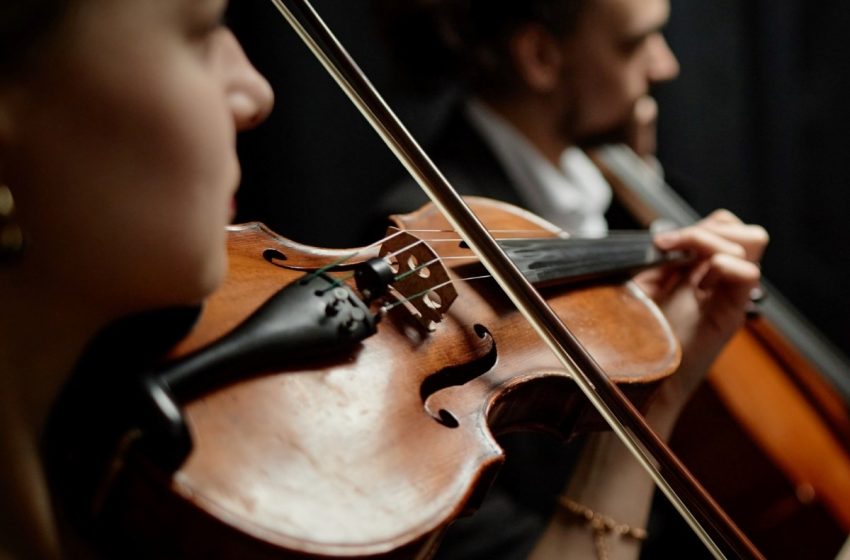  “Violina 280‑vjeçare e anëtarit të Filharmonisë londineze vjedhet në pub në Islington” – Policia në kërkim të hajdutit