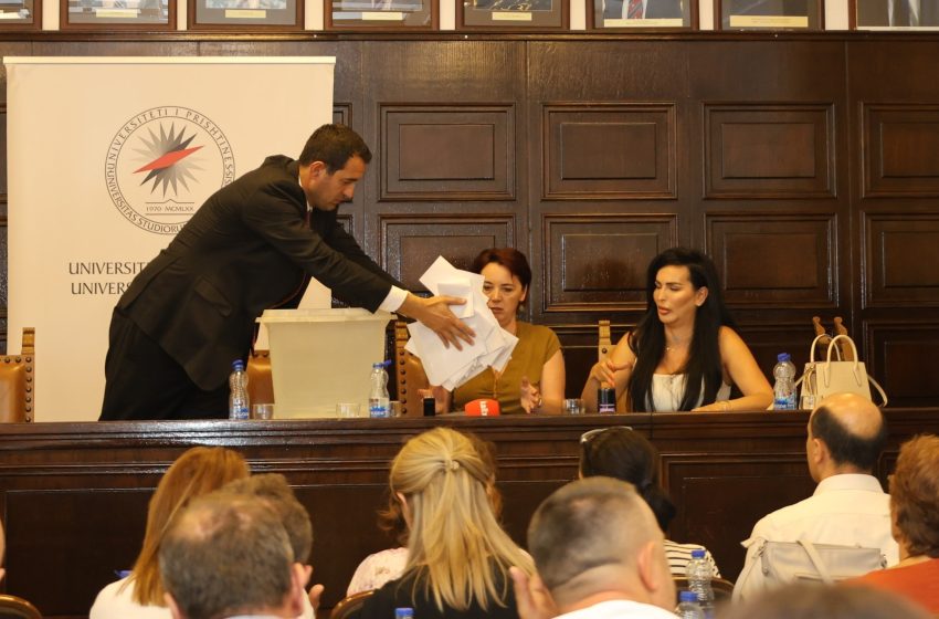 Mbahet mbledhja e senatit: Tri profesoresha në Këshillin Drejtues të UP “Hasan Prishtina”