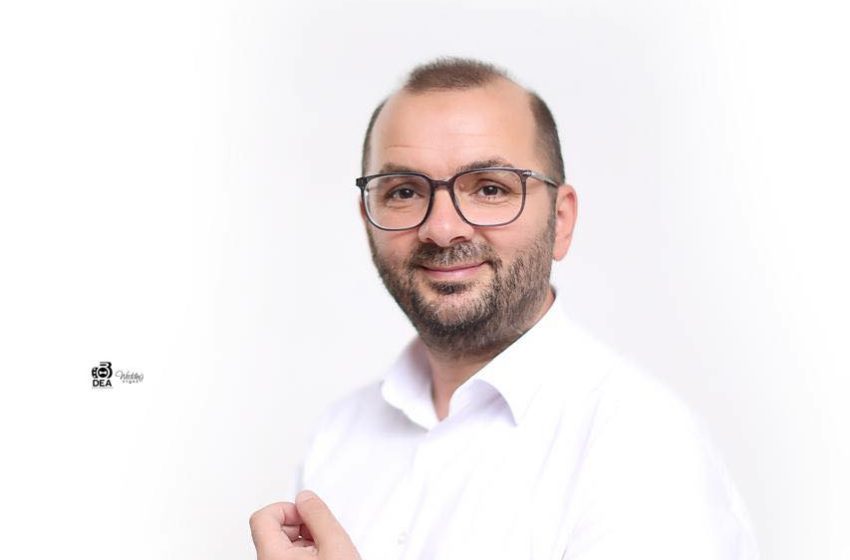 Arbër Ismajli, “Extra” dedikim për bashkatdhetarët: “Republika është më e bukur, më e gjallë dhe më e plotë kur ju jeni këtu!”