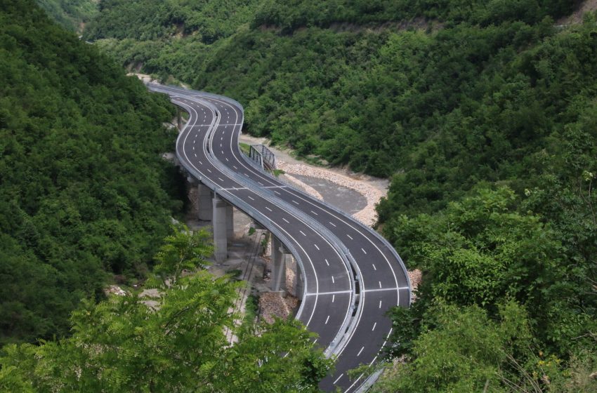 Anulohet tenderi 4.4 milionësh i MI’së për instalimin e sistemit intelegjent të ndriçimit dhe kamerave në autostrada
