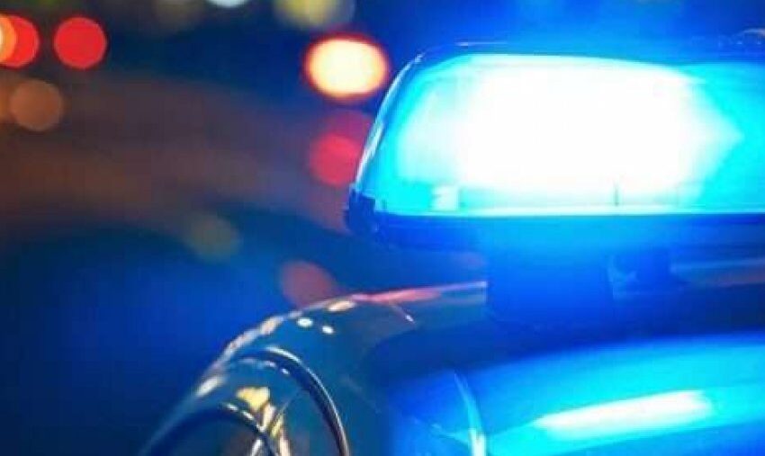 Një polic dhe një qytetar u gjuajtën me armë gjatë një incidenti në trafik, dy të lënduar në Ferizaj