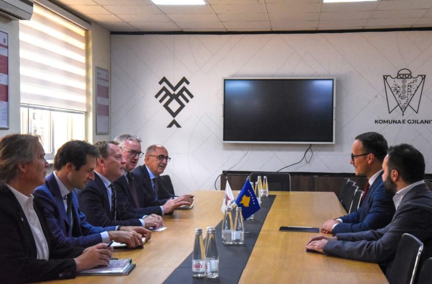 Kryetari Hyseni, priti komisionerin e lartë të OSBE-së për Pakicat Kombëtare, Christophe Kamp