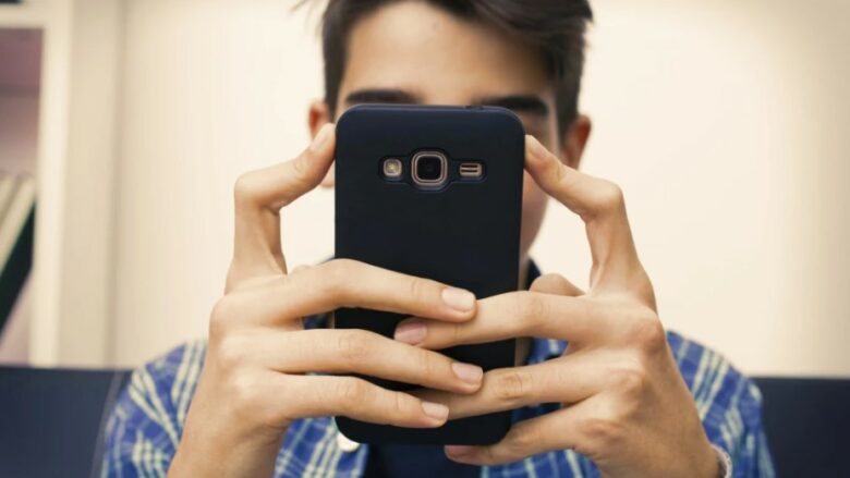  Një telefon celular i krijuar posaçërisht për fëmijë