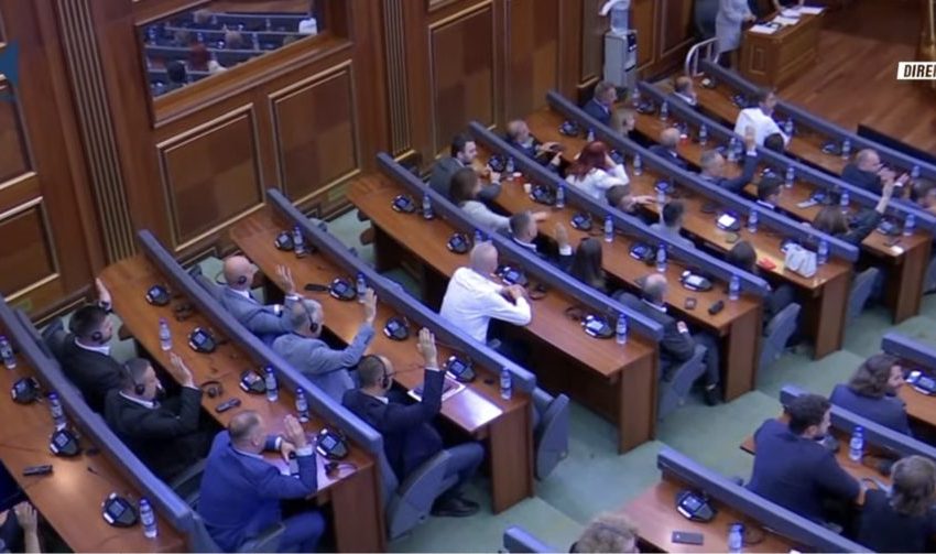 Pas zgjedhjes së kryetarit, Kuvendi ngelet gjysmë – sytë te seanca e sotme
