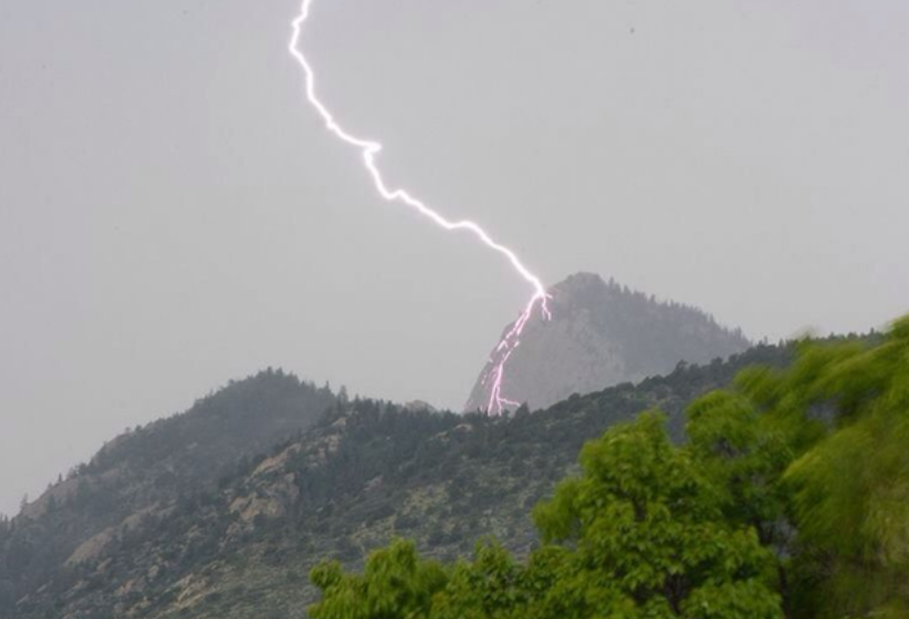 Rrufeja godet për vdekje bariun në Shqipëri