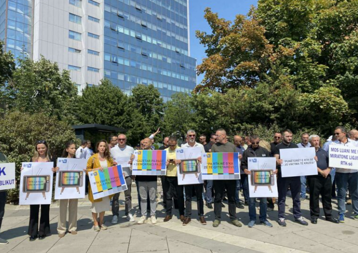  Nis protesta para Qeverisë e Sindikatës së Punëtorëve të RTK-së