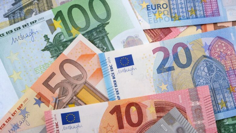 Ekzekutohen pagesat e para për aplikuesit për tekstet shkollore