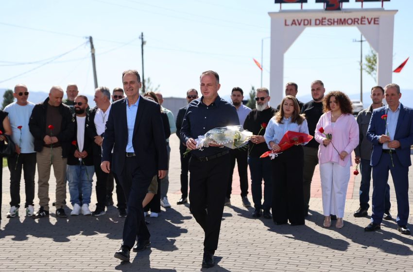  Riad Rashiti: “Sot e cdo herë përulemi me respekt të thellë para dëshmorëve të Kombit”