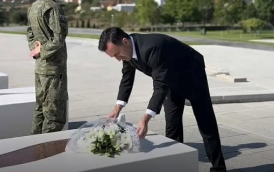  Kryeparlamentari Basha viziton Prekazin