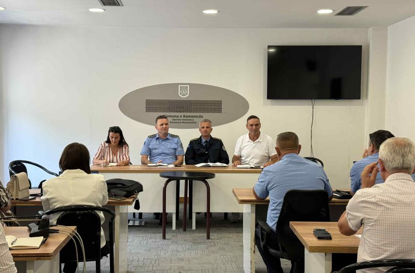 Takim i përbashkët mes Drejtorisë së Arsimit dhe Policisë së Kosovës për sigurinë në shkolla